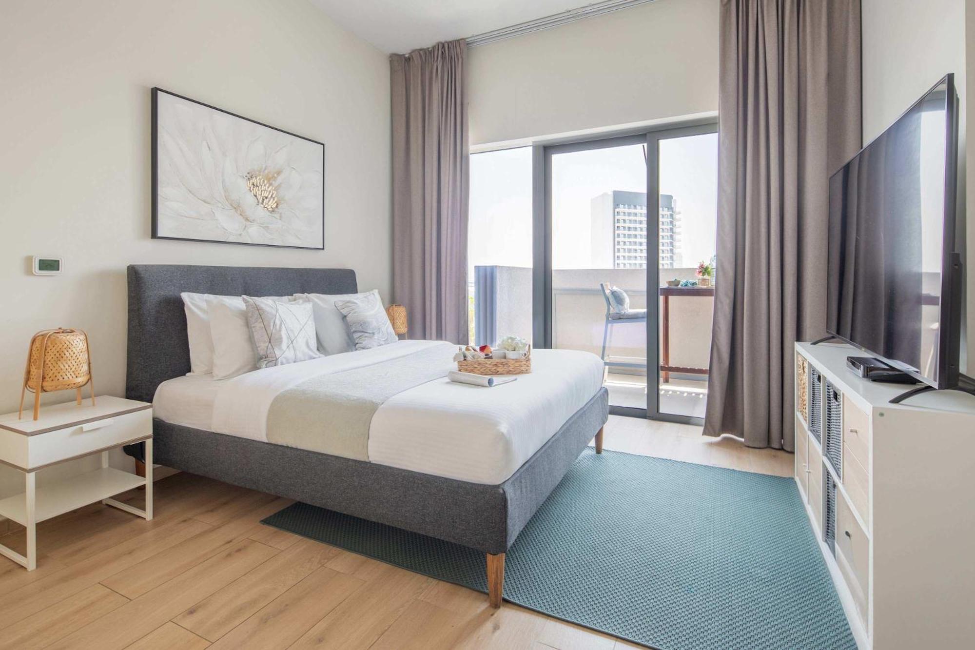 Frank Porter - Azizi Aura Dubai Ngoại thất bức ảnh
